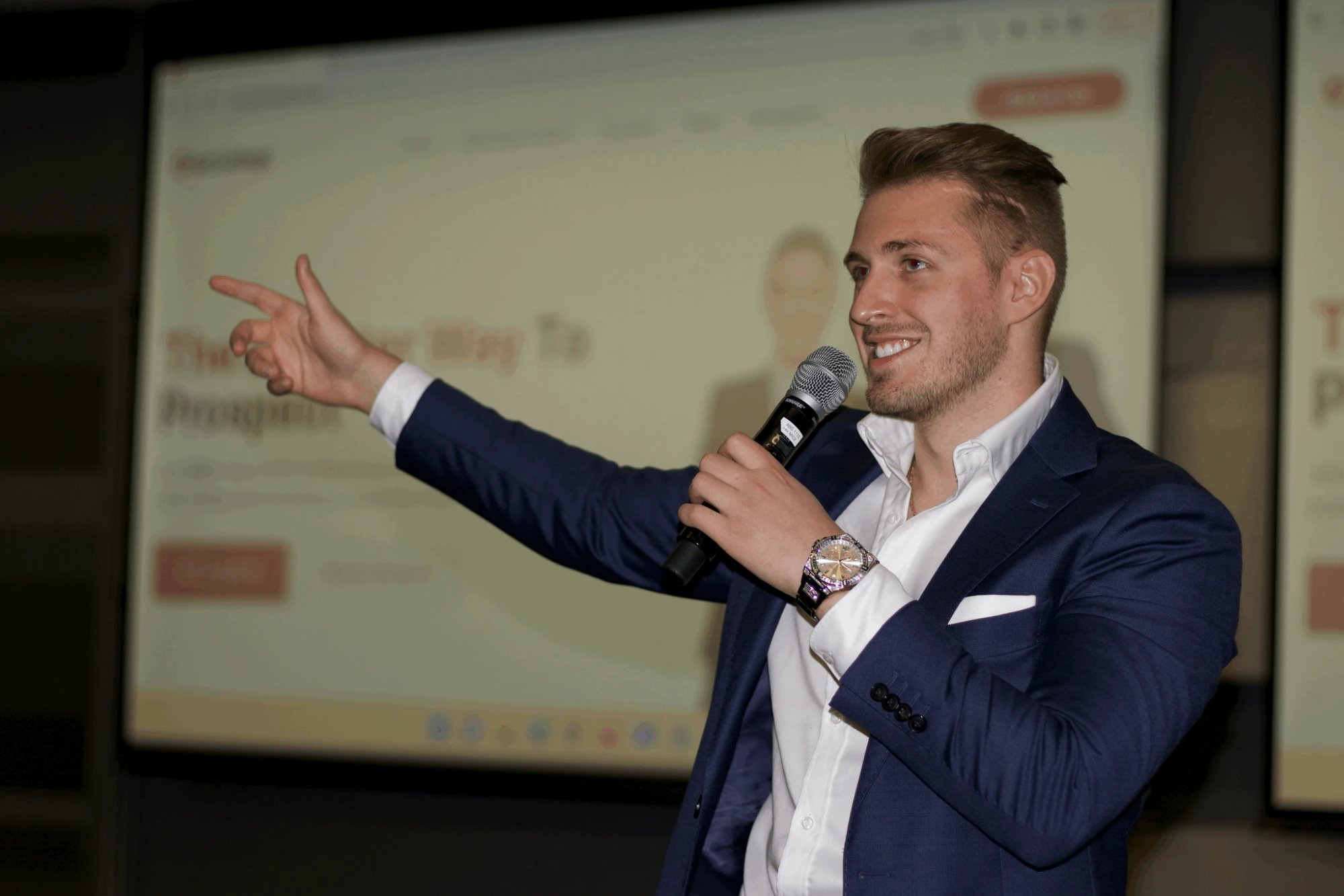 Marco Antoniazzi speaking on stage